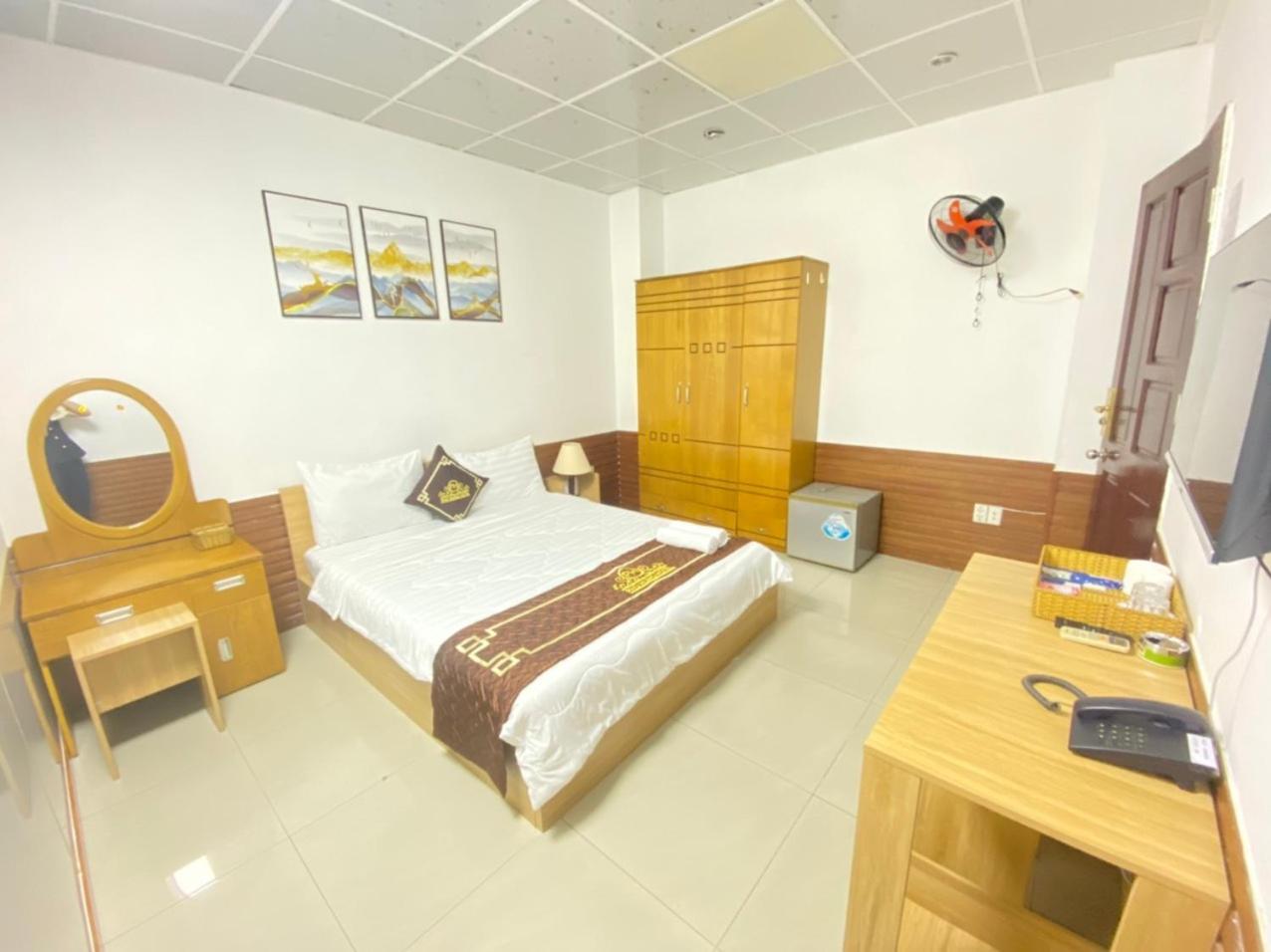 Hotel Khach San Phu Hung *