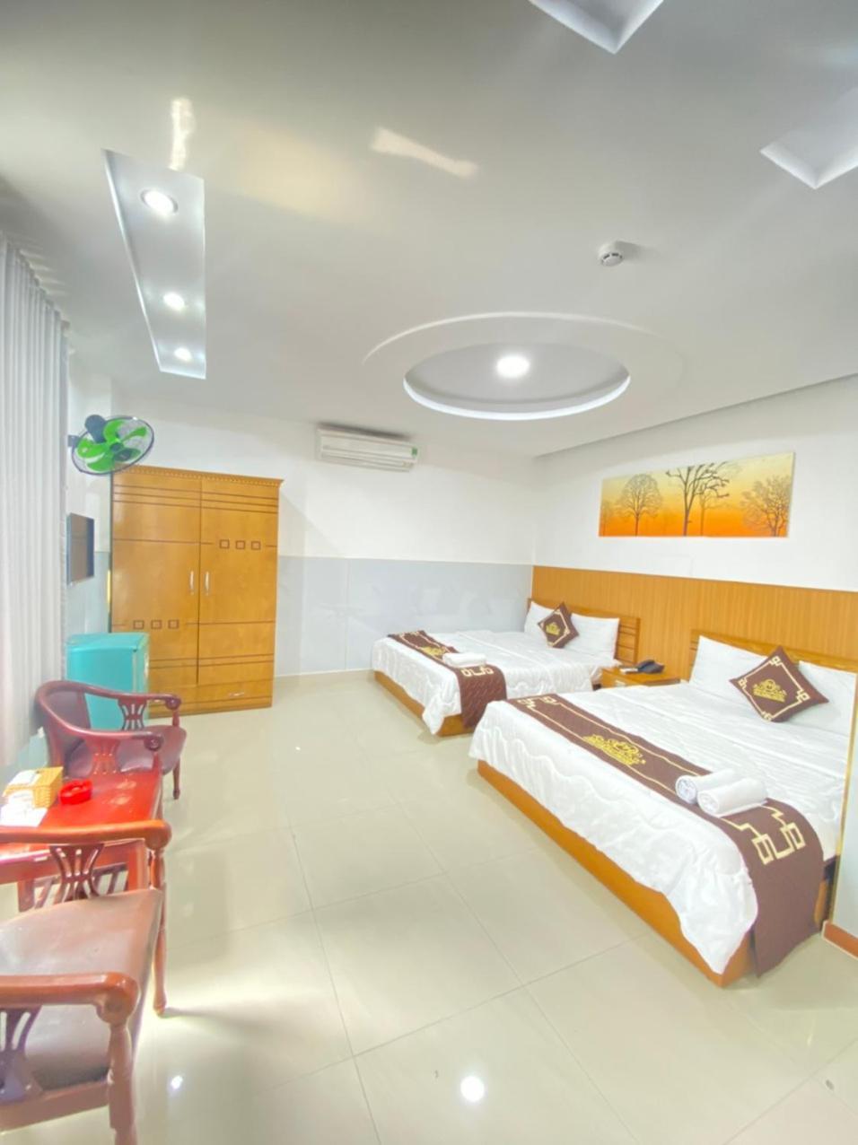 Hotel Khach San Phu Hung